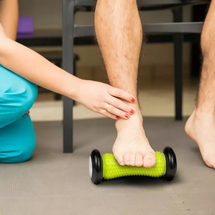Masażer roller do stóp na ostrogę piętową zapalenie powięzi rolka do rehabilitacji