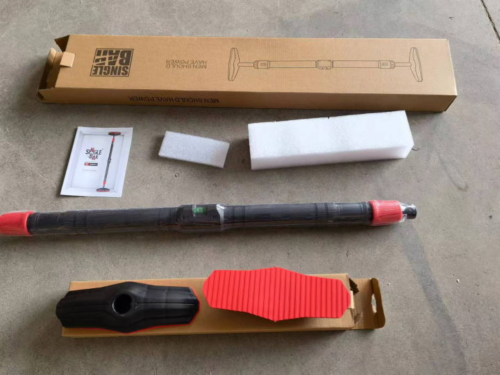 Regulowany drążek rozporowy do podciągania z poziomicą  – trening w domu bez wiercenia