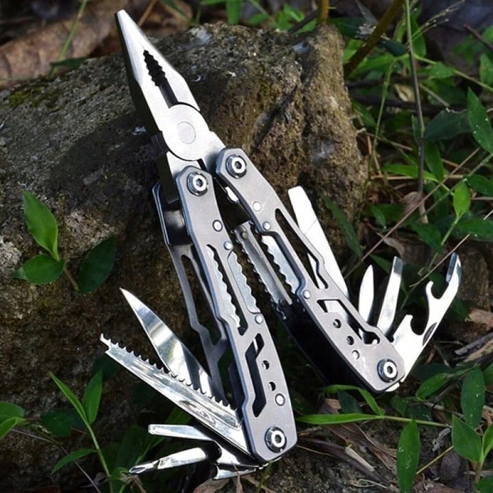 MULTITOOL-NARZEDZIE-WIELOFUNKCYJNE-SCYZORYK-13-w-1-Kod-producenta-NOZYK-SURVIVALOWY-NA-PREZENT-SRUBOKRET.jpg